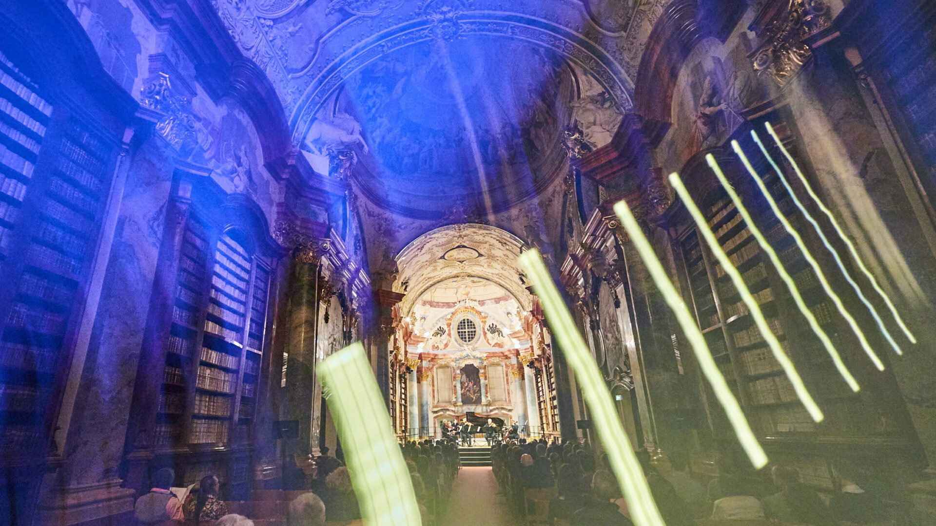 Konzert mit Publikum imn derBibliothek des Stift Altenburg